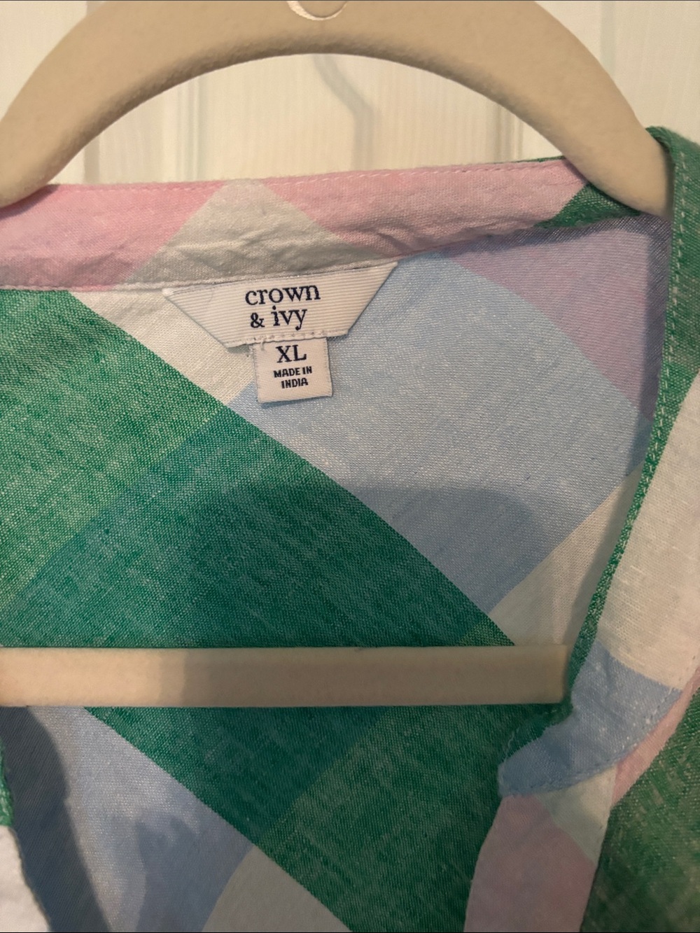 crown & ivy Pastel Plaid Popover Tunic in Green, Pink, Blue, White - Picture 2 of 3